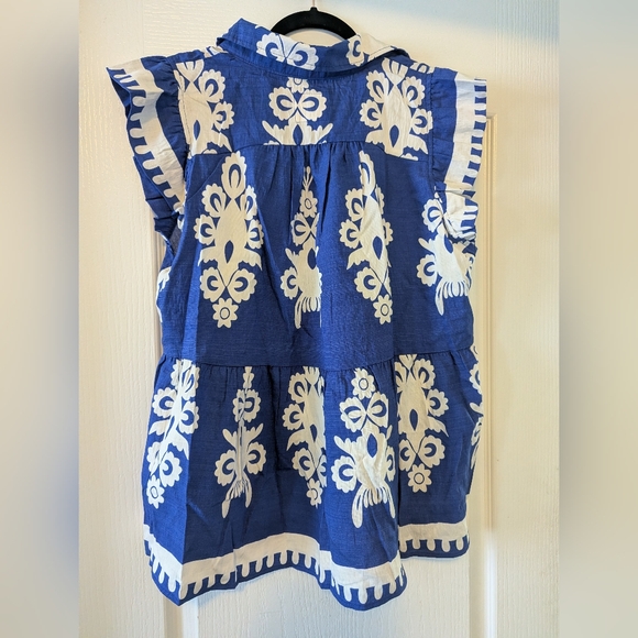 NWT Blue and White Floral Peplum Top by Umgee - Picture 3 of 4